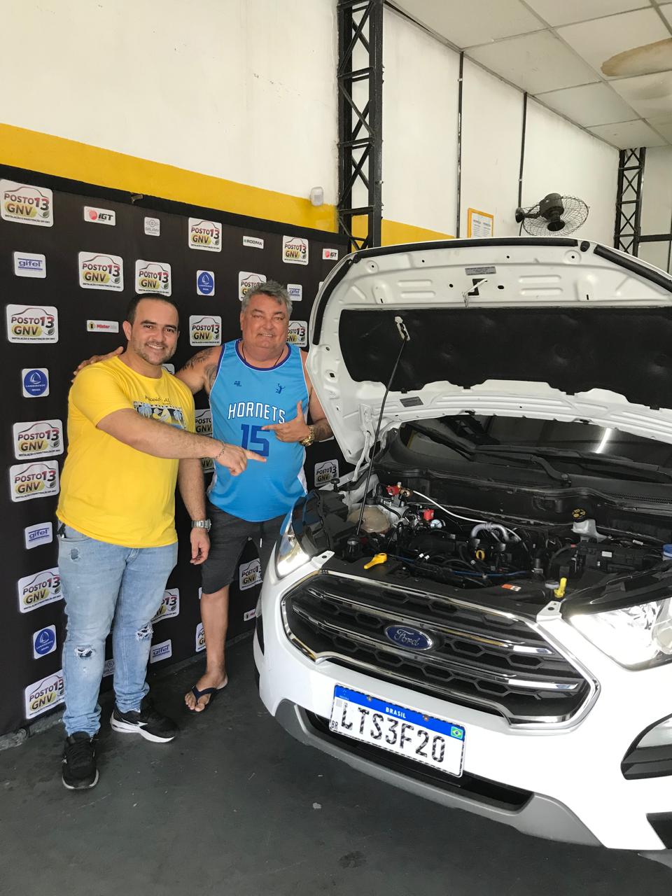 Cliente satisfeito com instalação de GNV - Posto 13 GNV